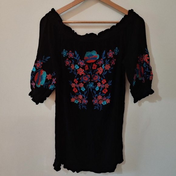 Embroidered off the shoulder mini dress - Picture 2 of 5